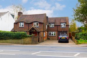 Castle Street Bletchingley
